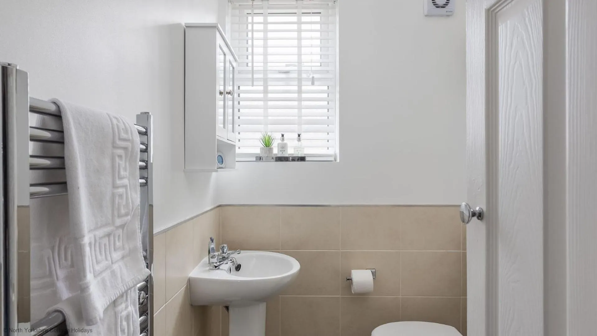 Coastal Escape Close To North Bay- Pet Friendly Scarborough 0*,